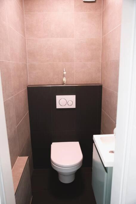 Charming Modern 2 Bedroom Apartment Alzingen Eksteriør bilde